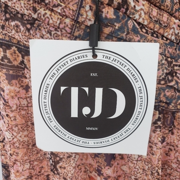 The Jetset Diaries Brown Gold Don’t Stop Me Now Halter Neck Chiffon Maxi Dress - Picture 7 of 14